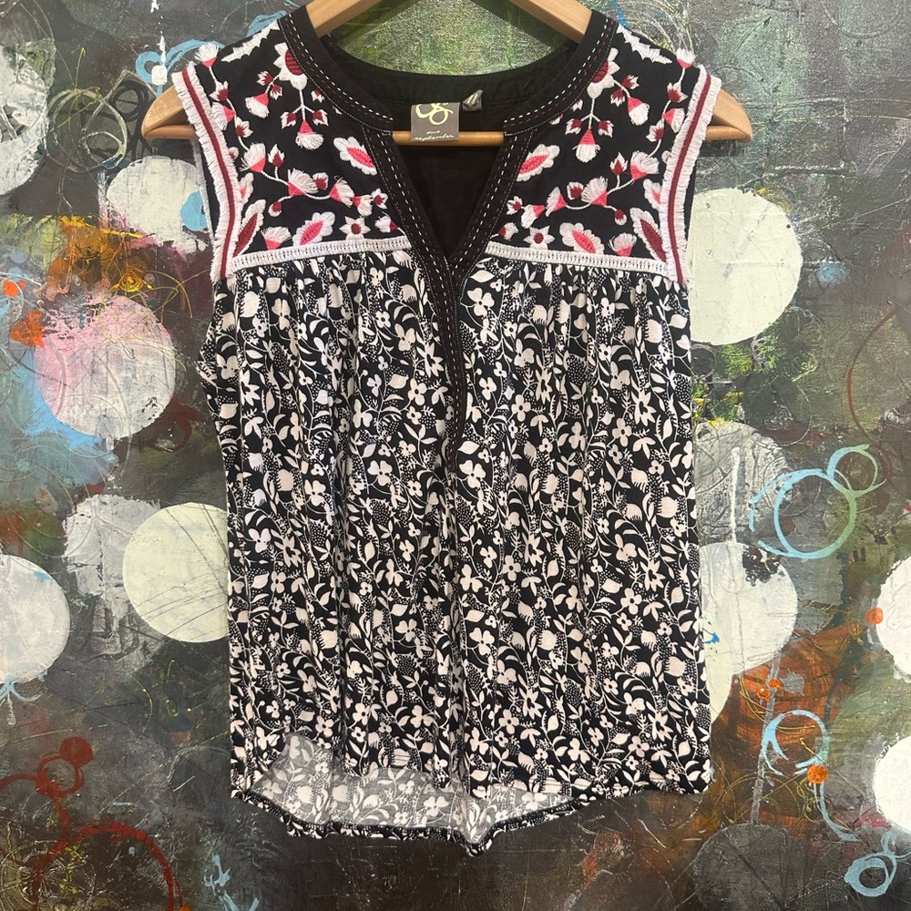 Black and White Embroidered Cap Sleeve Blouse